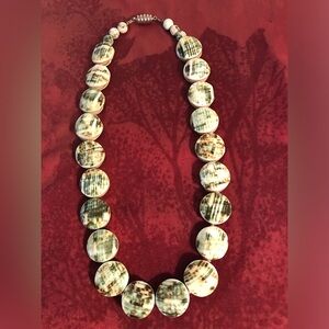 Turbo shell necklace